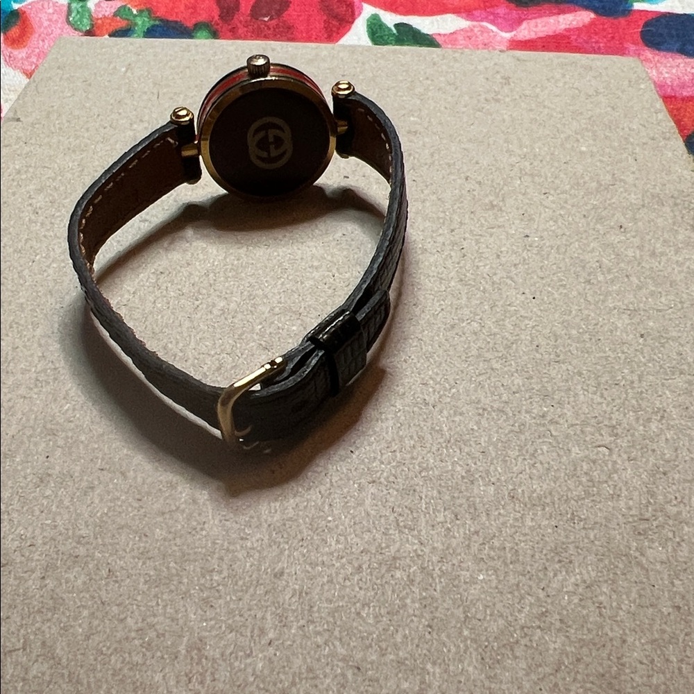 Gucci 2000L Wristwatch - Picture 5 of 9